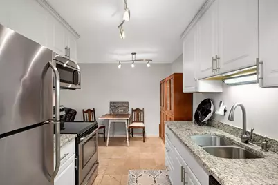 1901 Emerson Avenue S #104, Minneapolis, MN 55403 - Photo 15