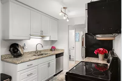 1901 Emerson Avenue S #104, Minneapolis, MN 55403 - Photo 23
