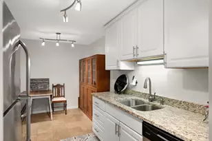 1901 Emerson Ave S, Minneapolis, MN 55403 - Photo 25