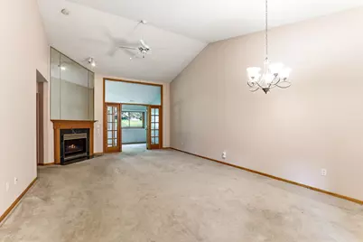 7050 Robinwood Trail, Woodbury, MN 55125 - Photo 9