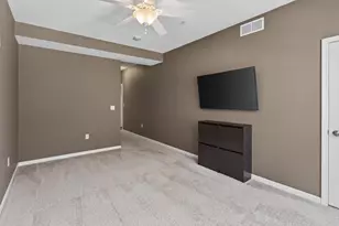 270 4th St E, Saint Paul, MN 55101 - Photo 15