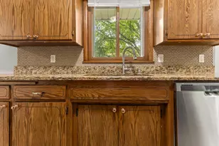8460 Westbend Rd, Golden Valley, MN 55427 - Photo 11