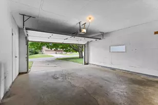 8460 Westbend Rd, Golden Valley, MN 55427 - Photo 41