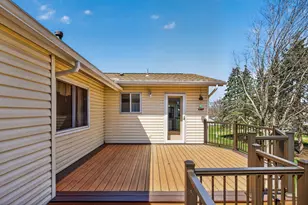 7910 W Park Hills Dr, Bloomington, MN 55438 - Photo 5