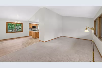 7910 W Park Hills Drive, Bloomington, MN 55438 - Photo 7