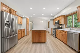 7910 W Park Hills Dr, Bloomington, MN 55438 - Photo 13