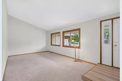 7910 W Park Hills Drive, Bloomington, MN 55438 - Photo 15