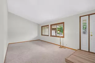 7910 W Park Hills Dr, Bloomington, MN 55438 - Photo 15