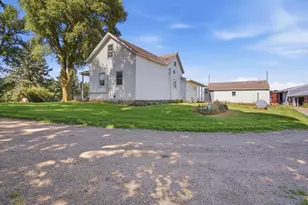 82140 370th St, Olivia, MN 56277 - Photo 25
