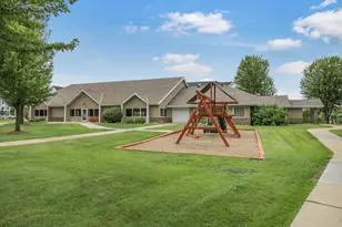 1341 Lake Dr W, Chanhassen, MN 55317 - Photo 23