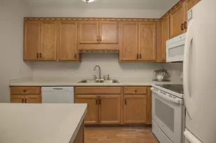 1341 Lake Dr W, Chanhassen, MN 55317 - Photo 9