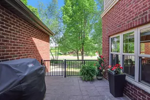 12250 Lakeview Dr N, Maple Grove, MN 55369 - Photo 51