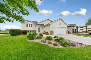 1006 24th Ave NW, Austin, MN 55912 - Photo 1