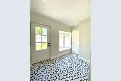 1301 Hewitt Avenue, Saint Paul, MN 55104 - Photo 11