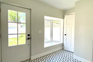 1301 Hewitt Ave, Saint Paul, MN 55104 - Photo 11