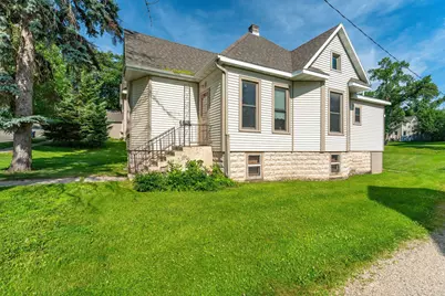 528 W Summit Avenue, Fergus Falls, MN 56537 - Photo 3