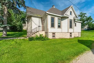 528 W Summit Ave, Fergus Falls, MN 56537 - Photo 3