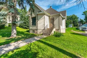 528 W Summit Ave, Fergus Falls, MN 56537 - Photo 1