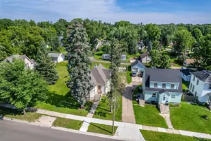 528 W Summit Ave, Fergus Falls, MN 56537 - Photo 25