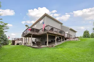 662 Jutland Ave, Shakopee, MN 55379 - Photo 3