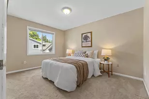 5464 Golfview Cir N, Oakdale, MN 55128 - Photo 9