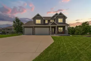 135 Stoneridge Ln NE, Owatonna, MN 55060 - Photo 3