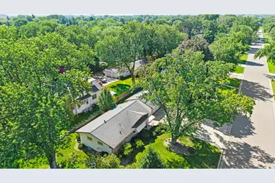 6836 Ewing Avenue N, Brooklyn Center, MN 55429 - Photo 5