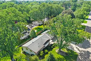 6836 Ewing Ave N, Brooklyn Center, MN 55429 - Photo 5