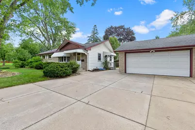 6836 Ewing Avenue N, Brooklyn Center, MN 55429 - Photo 3