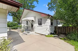 6836 Ewing Ave N, Brooklyn Center, MN 55429 - Photo 11
