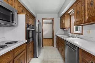 6836 Ewing Ave N, Brooklyn Center, MN 55429 - Photo 23