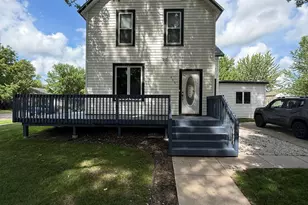 400 Walnut St SW, Sleepy Eye, MN 56085 - Photo 3