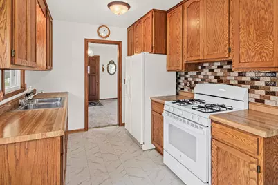 9043 16th Avenue S, Bloomington, MN 55425 - Photo 5