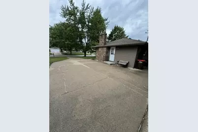 8633 Greenway Avenue S, Cottage Grove, MN 55016 - Photo 3