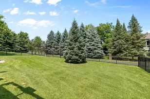 316 Wedgewood Cir, Hudson, WI 54016 - Photo 3