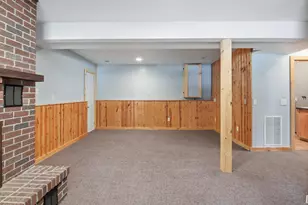 915 W Marshall St, Rice Lake, WI 54868 - Photo 25