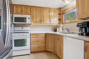 417 S 7th St, Cameron, WI 54822 - Photo 9