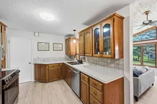 10925 Russell Ave S, Bloomington, MN 55431 - Photo 11