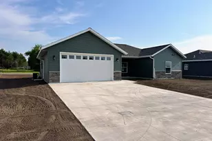 711 Cherry Ln, Perham, MN 56573 - Photo 7