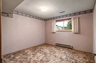 705 S 14th St, La Crescent, MN 55947 - Photo 13