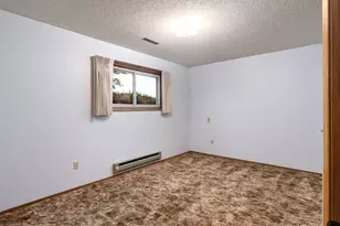 705 S 14th St, La Crescent, MN 55947 - Photo 15