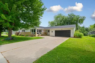 1007 Truman Ave, Owatonna, MN 55060 - Photo 1