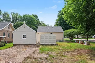 920 N Spring St, Luverne, MN 56156 - Photo 25