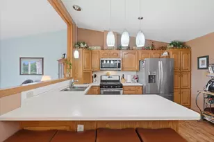 1022 W Ridge Ct, New Richmond, WI 54017 - Photo 9