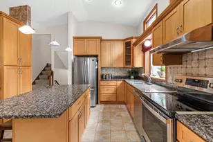 4640 Goldenrod Ln N, Plymouth, MN 55442 - Photo 3