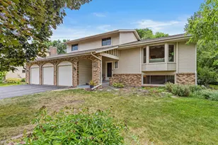 4640 Goldenrod Ln N, Plymouth, MN 55442 - Photo 3