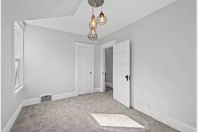 909 Sherburne Avenue, Saint Paul, MN 55104 - Photo 11