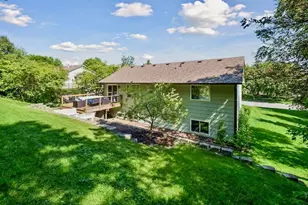 626 Hillside Dr, Eagan, MN 55121 - Photo 27