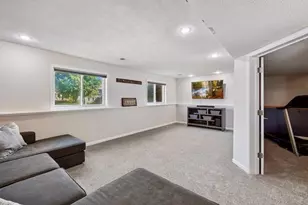 626 Hillside Dr, Eagan, MN 55121 - Photo 17
