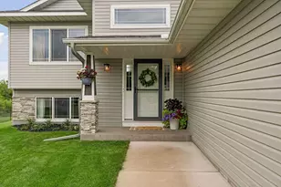 900 Winsome Way NE, Isanti, MN 55040 - Photo 5